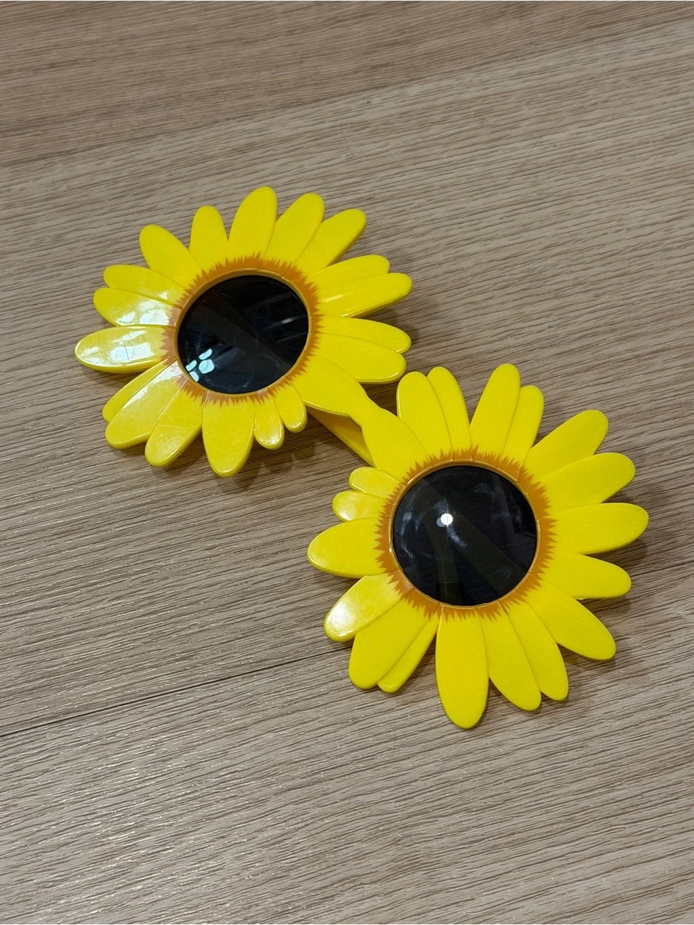 The Terrifier 2 Sunflower Sunglasses Halloween Costume Yellow Accessory i17